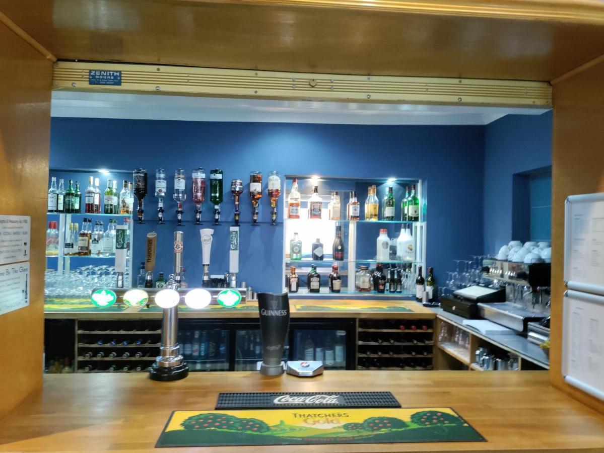פיינטון Torbay Court Hotel מראה חיצוני תמונה